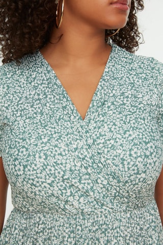 Vestido estilo patinadora Verde-claro e branco