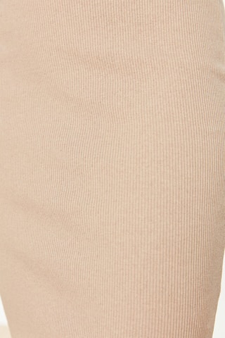 Vestido justo - Camel