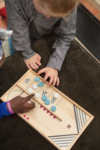 Jeu de palet à fronde et hockey sur table en bois - Dès 6 ans