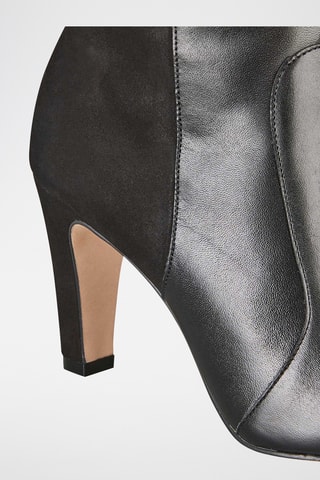 Botas em couro Zanelle - Preto