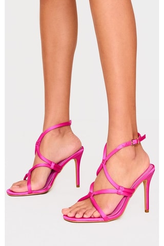 Sandales à talon en satin - Noir- Pretty Little Thing