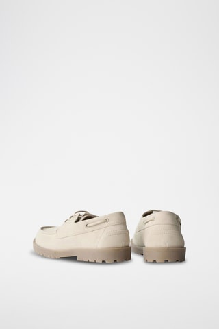 Chaussures bateau en nubuck - Ecru
