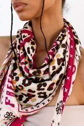 Carré - Blanc, noir et rose