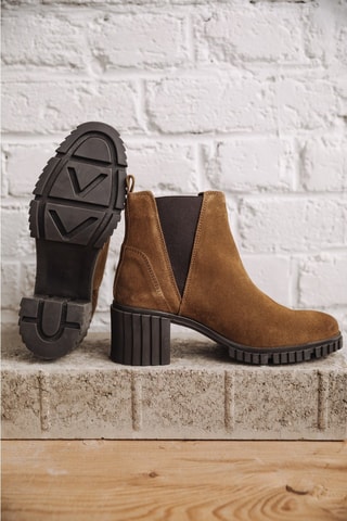 Bottines Chelsea en croûte de cuir nubuck Nielsa Suede - Marron