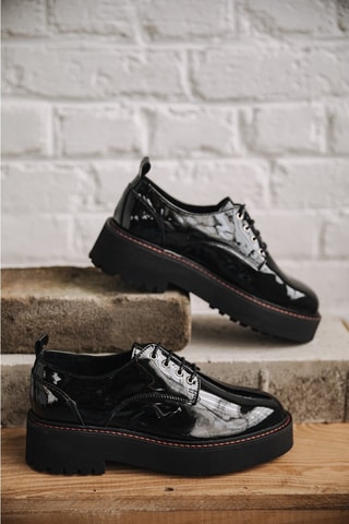 Derbys à talons en cuir verni Neve Varnish - Noir