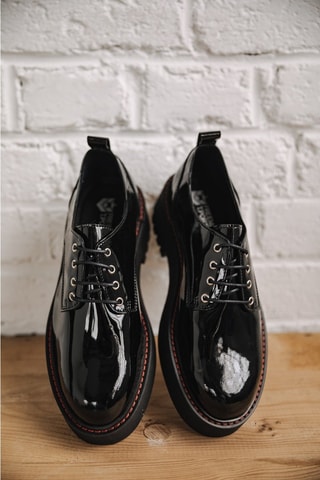 Derbys à talons en cuir verni Neve Varnish - Noir