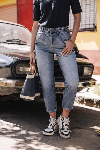 Jean mom 7/8 taille haute Natasha - Blanc, noir et bleu