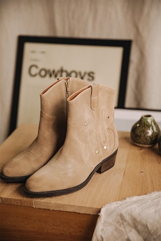 Bottines en nubuck Laurene Suede Studs - Beige