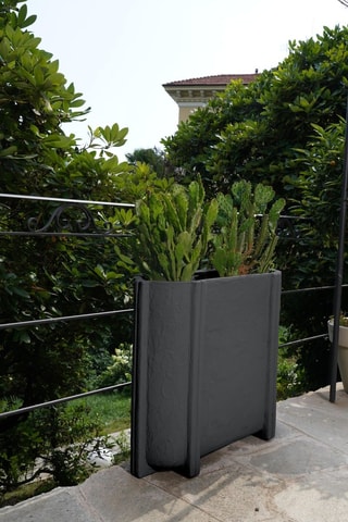 Pot de fleurs Cassero - 72,5 cm - Anthracite - Patricia Urquiola