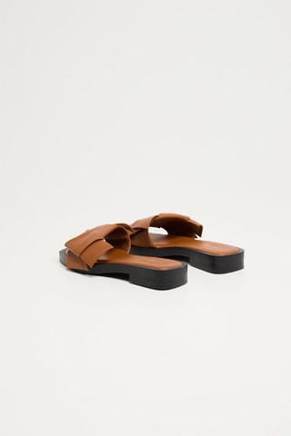 Mules em couro - Castanho