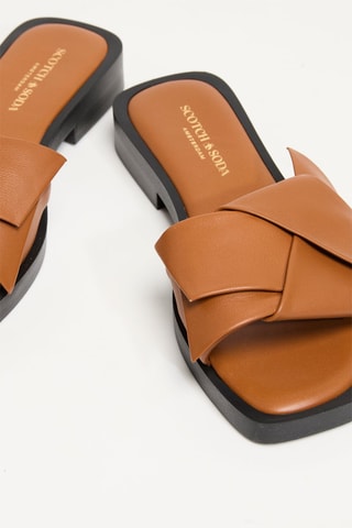 Mules em couro - Castanho