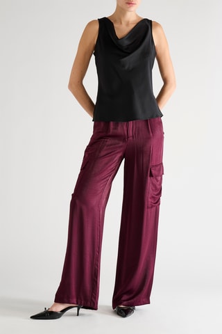 Top sem mangas - Preto