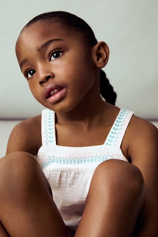 Blouse plissée à broderie - Blanc