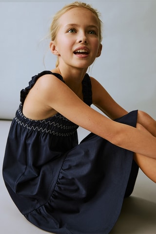 Robe brodée volant - Bleu marine