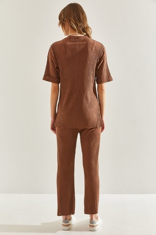 T-shirt et pantalon - Marron