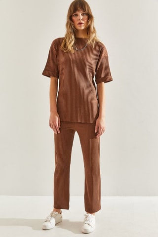 T-shirt et pantalon - Marron