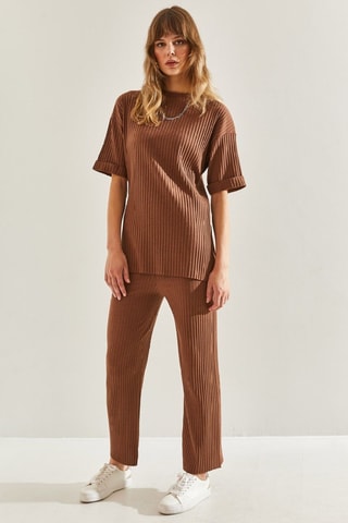 T-shirt et pantalon - Marron