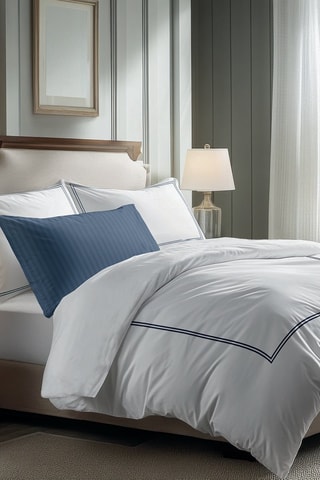 Drap plat en satin de coton 79 fils/cm² Cannes - Bleu marine et blanc