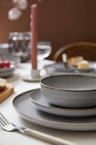 Service en porcelaine - 24 pièces