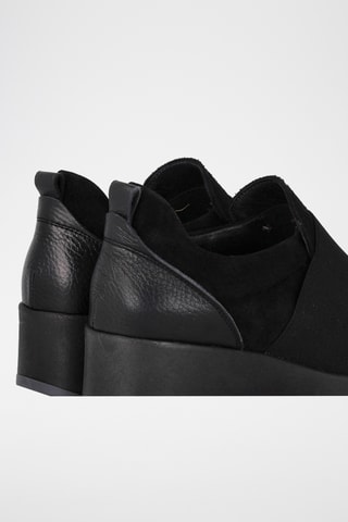 Slip-on compensés en cuir Mati - Noir