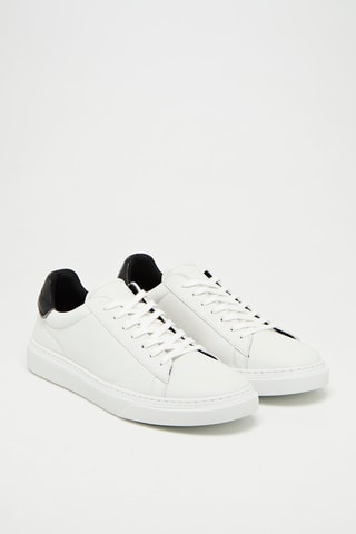 Sneakers. Wit en Zwart