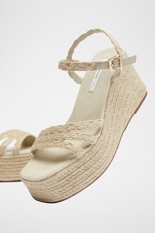 Sandalen met Sleehak - Beige