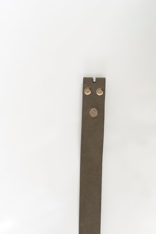 Cinto em couro de vitelo nobuck - Caqui - One Step