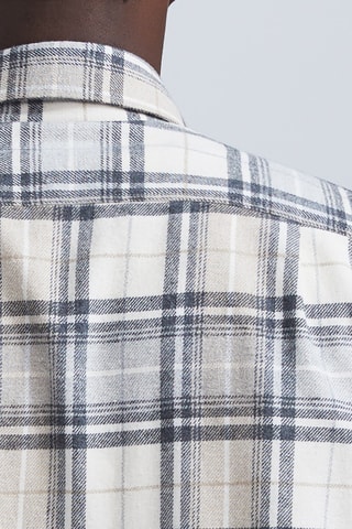 Camisa regular - Bege