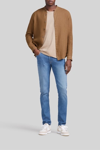 Camisa regular em linho - Castanho-claro