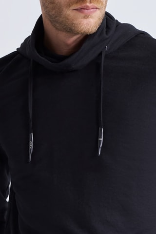 T-shirt com capuz - Preto - IKKS