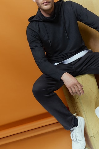 T-shirt com capuz - Preto - IKKS