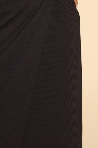 Saia traçada - Preto