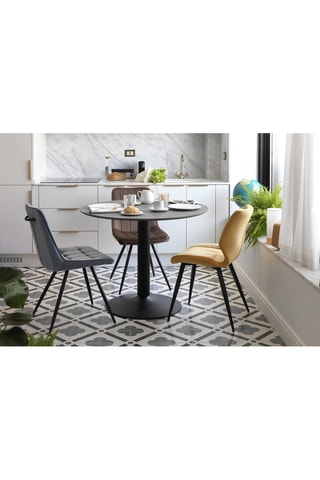 2 cadeiras - 59 x 86 x 45 cm