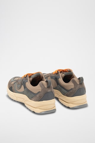 Sapatilhas em couro - Castanho