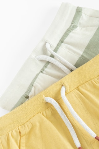 2 shorts - Jaune et vert