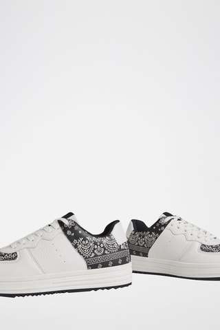 Baskets  Blanc et noir