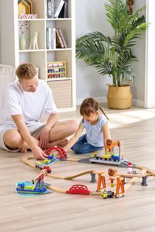 Circuito de trem de carga com porto marítimo - A partir dos 3 anos