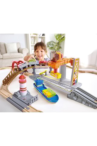 Circuito de trem de carga com porto marítimo - A partir dos 3 anos