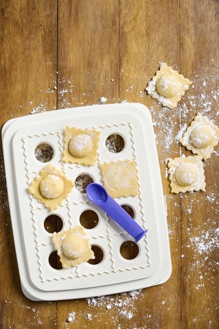 Grille à raviolis et cuillère doseuse - 2 pièces