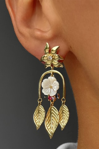 Pendientes - Plata chapada en oro amarillo, nácar, rubíes, amatistas, esmeraldas, circones y zafiros