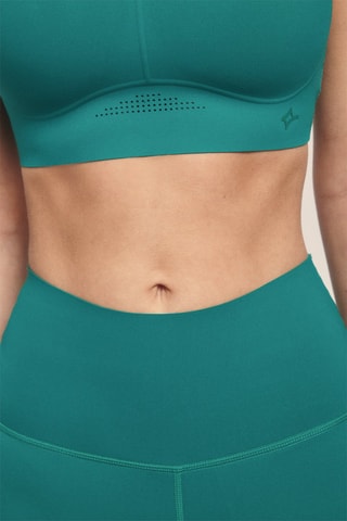 Ciclisti a vita alta - Petrolio