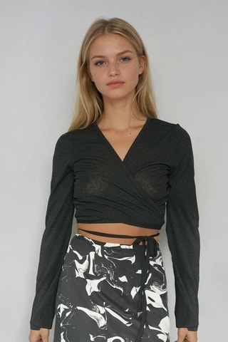 Crop top cruzado - Negro - Monki