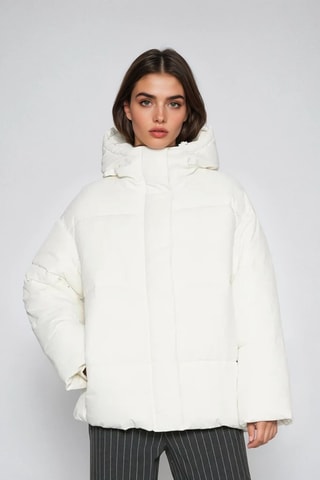 Anorak con capucha - Blanco - Monki