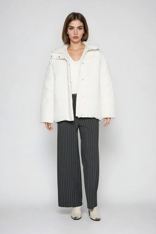 Anorak con capucha - Blanco - Monki