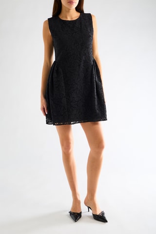 Robe patineuse en dentelle - Noir