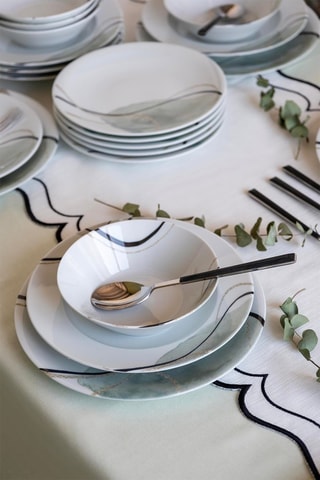 Service en porcelaine - 24 pièces