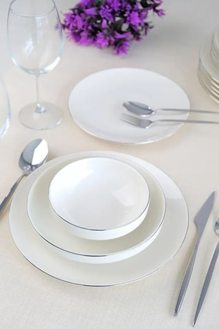 Service en porcelaine - 24 pièces