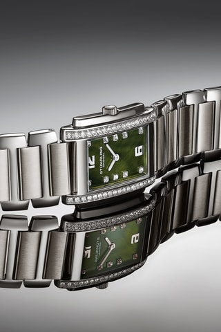 Montre à quartz ornée de cristaux Swarovski en acier - Argenté