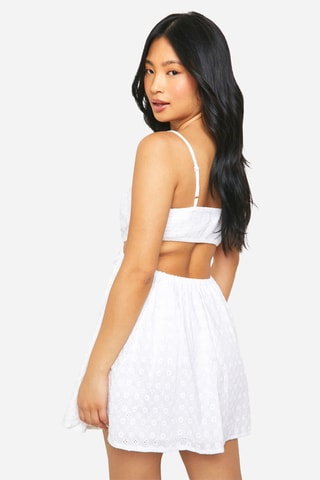 Abito a campana in sangallo - Bianco