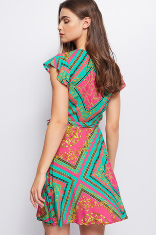 Vestido traçado 
Rosa e verde